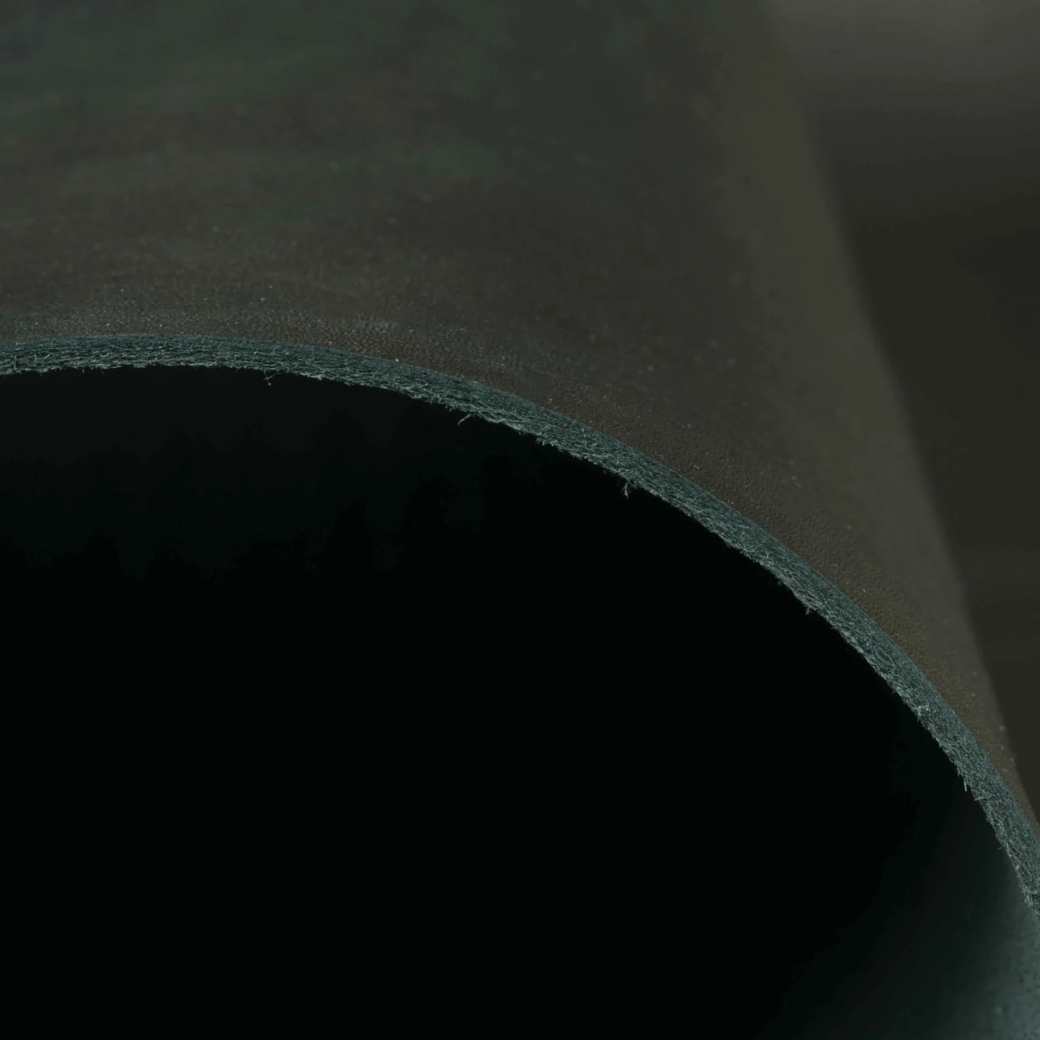 Hermann Oak® Black Veg Tanned Strap Leather, Sides 2 Hermann Oak® Black Veg Tanned Strap Leather, Sides - Image 2