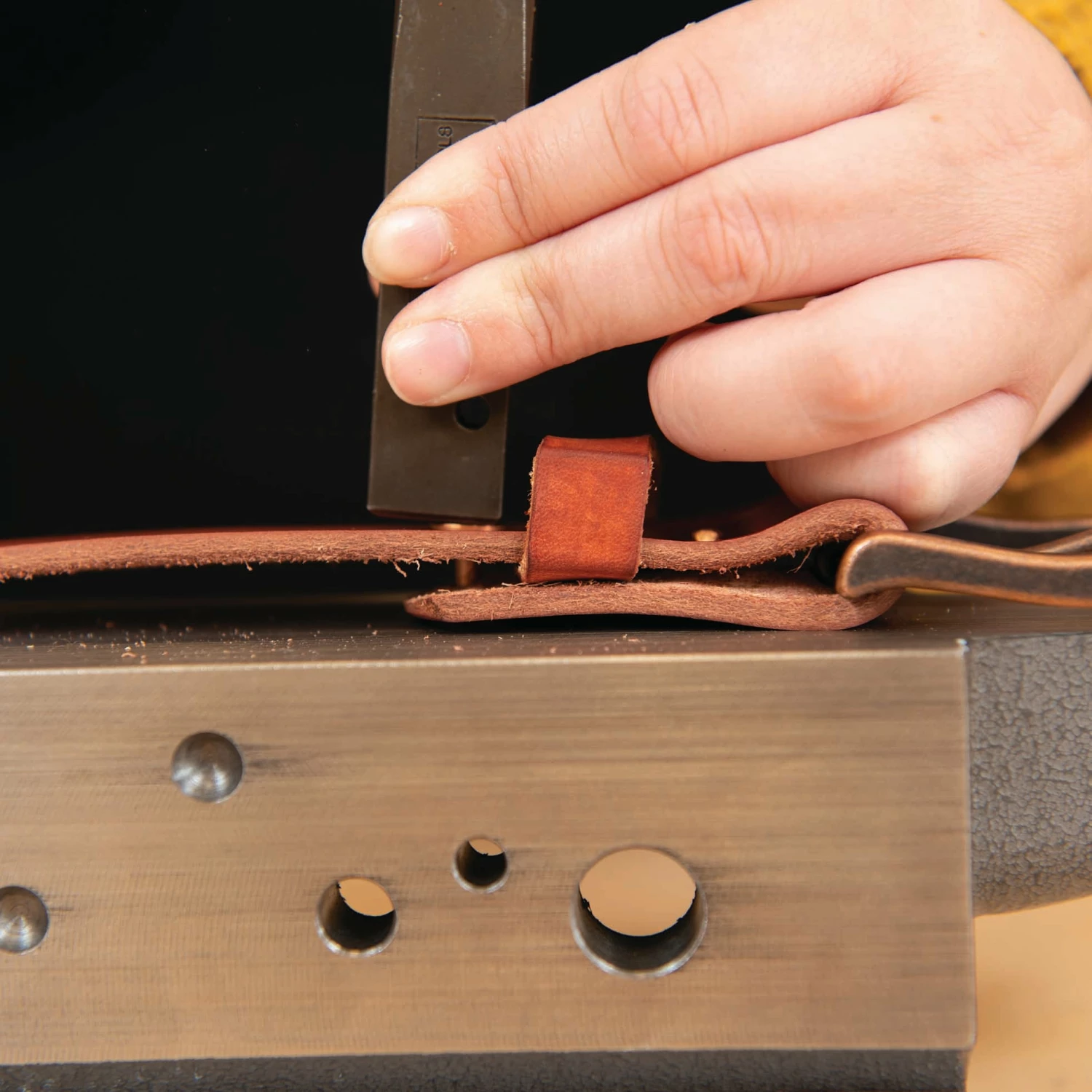 Heritage® Harnessmaker's Combination Anvil 5 Heritage® Harnessmaker's Combination Anvil - Image 5