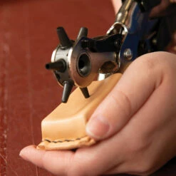 Heritage® Compound Action Revolving Punch 16 Heritage® Compound Action Revolving Punch -Leather Goods Sales Shop 13100311218 65900100 8164