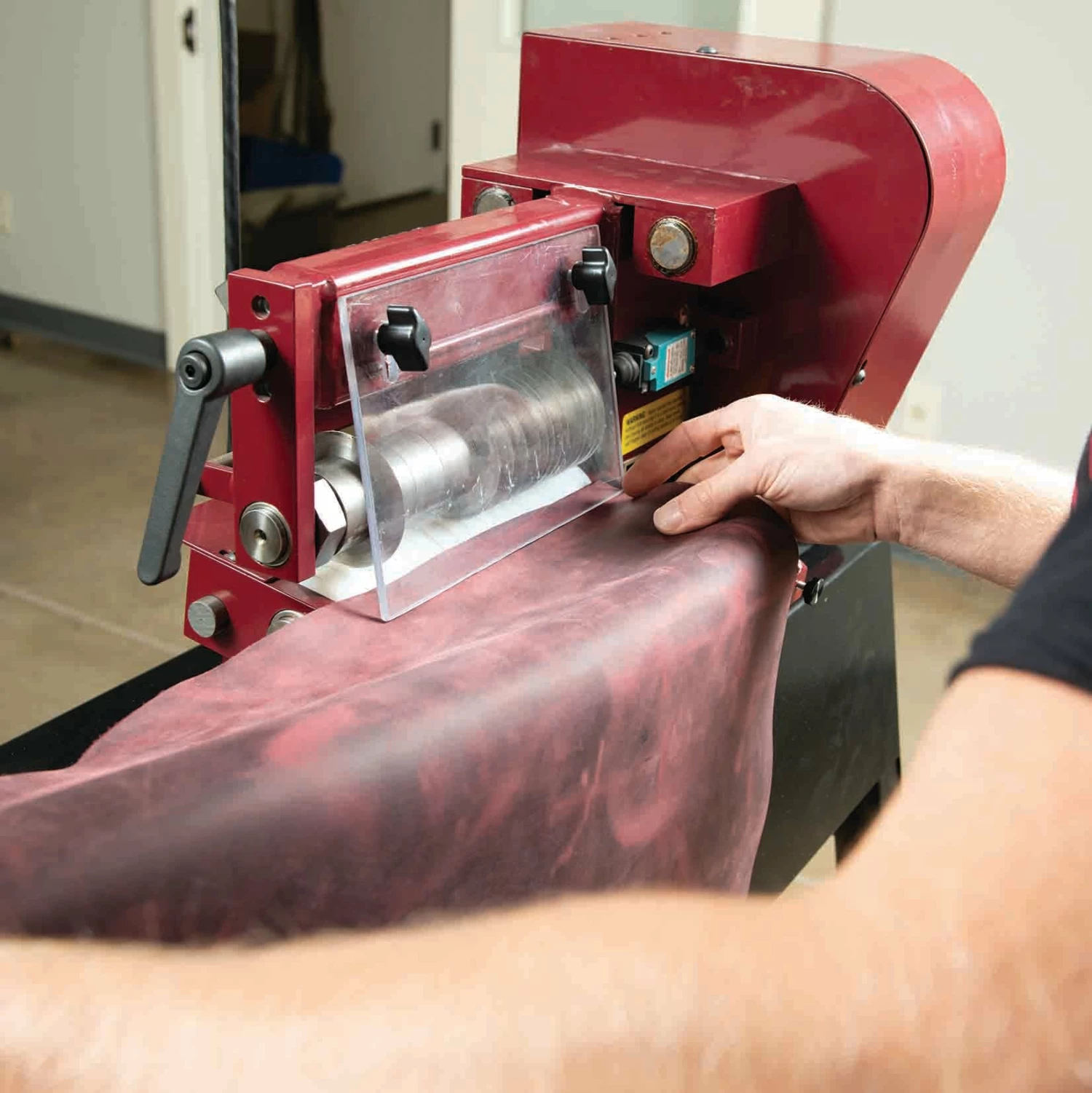 Master Tool Motorized Strap Cutter 6 Master Tool Motorized Strap Cutter - Image 6