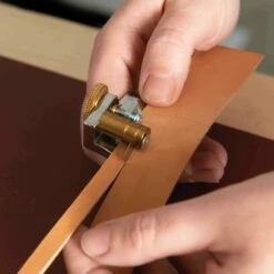 Lace Strander -Leather Goods Sales Shop 656263 7666copy