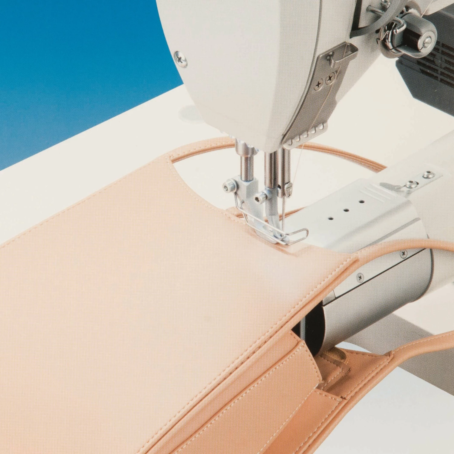 Adler 869 Cylinder Arm Sewing Machine, Complete With Stand 3 Adler 869 Cylinder Arm Sewing Machine, Complete With Stand - Image 3