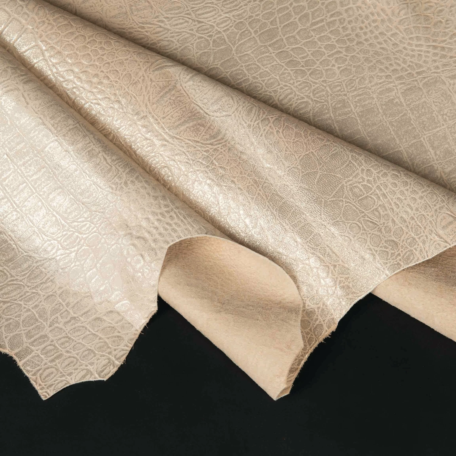 Gator-Print Lambskin, 2 Oz. 1 Gator-Print Lambskin, 2 Oz.