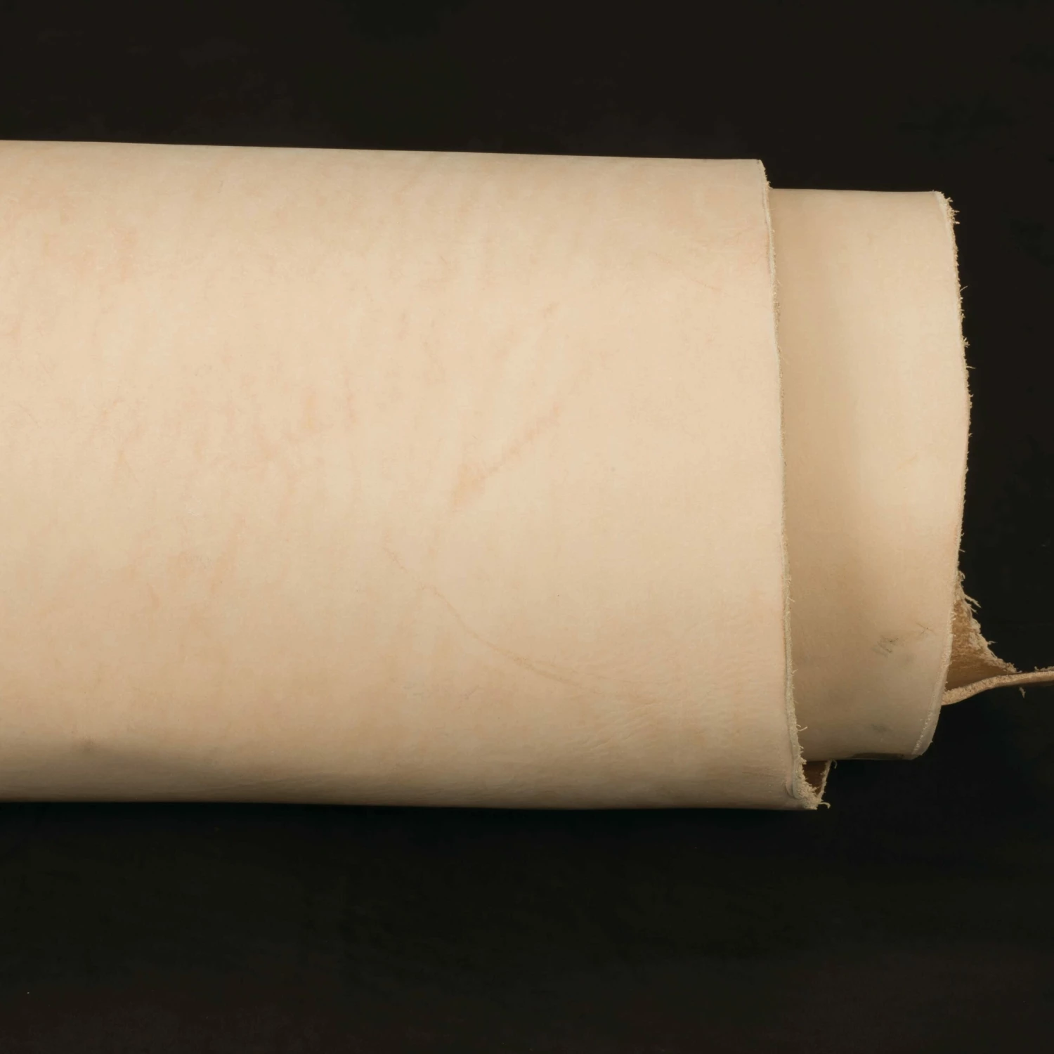 Veg Tanned Double Shoulder With Finished Back, 9/10 Oz. 1 Veg Tanned Double Shoulder With Finished Back, 9/10 Oz.